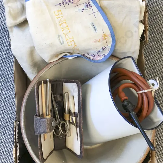 Box of Assorted Incl. Manicure Set