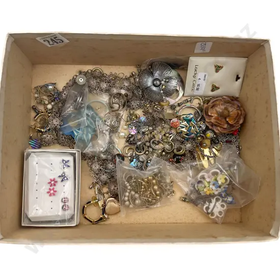 Quantity of Assorted Costume Jewellery
