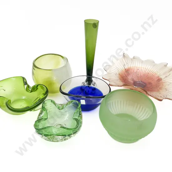 Small Box of Assorted Art Glass Including Carnival