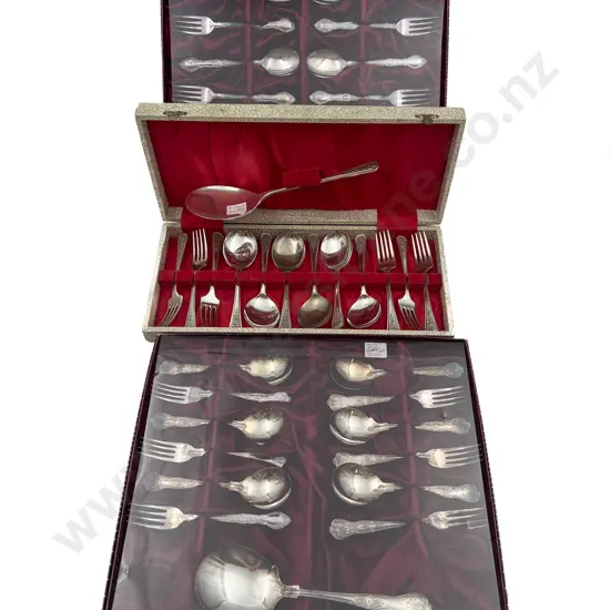 Quantity of Assorted Boxed Cutlery