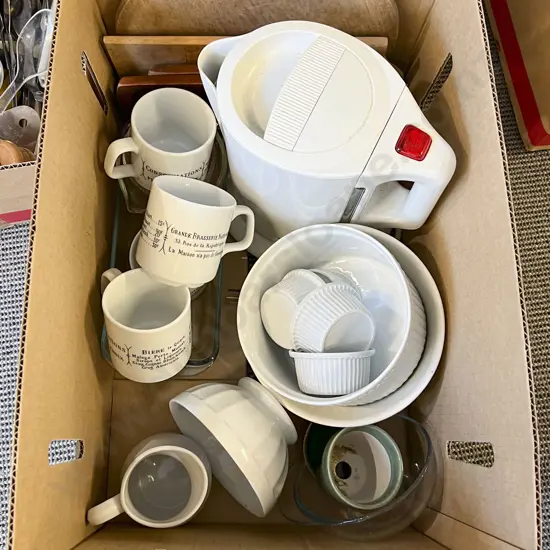 Box of Assorted Kitchenware and Crockery