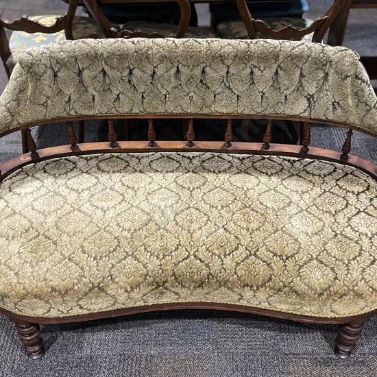 Button Back Settee