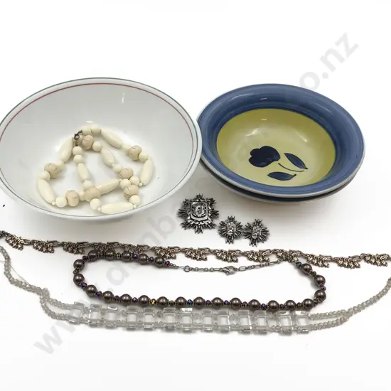Small Qty of Costume Jewellery Including Bone Style Necklace