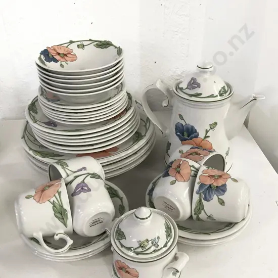 Villeroy & Boch 'Amapola' Part Dinner Set