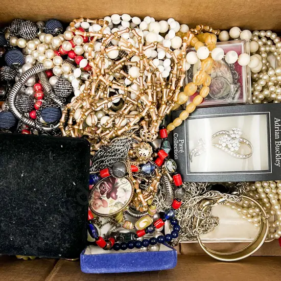 Qty Vintage Costume Jewellery