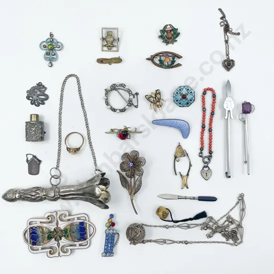 Collection Vintage Costume and Collectable Jewellery