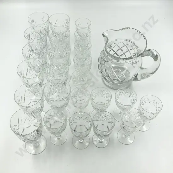 Quantity of Assorted Crystal incl Wine Glasses (25)