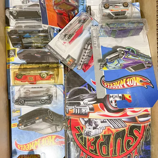 20 Matchbox Models with Tin