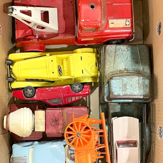 Box of Assorted Vintage Car Models