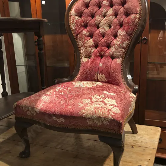 Button Back Nursing Chair