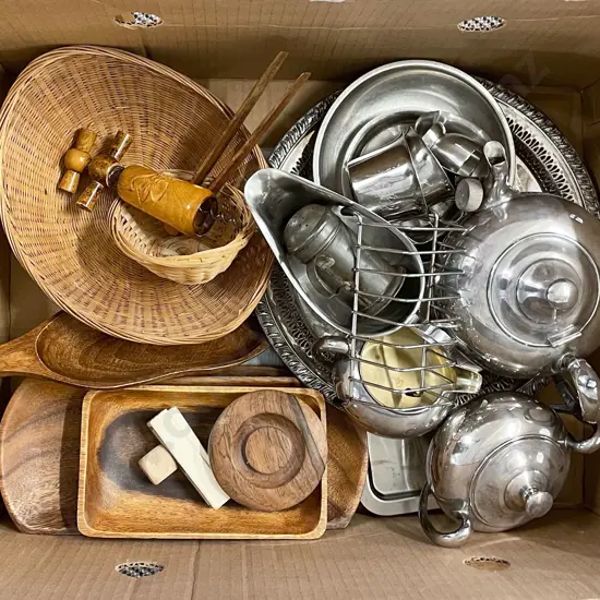 Quantity of Assorted Woodware and S/P