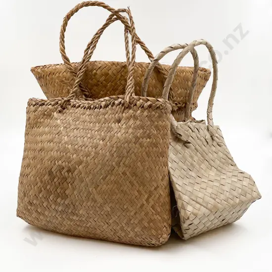 Two Kete of Sizes Together With Woven Bag