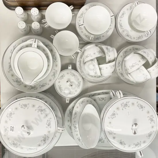 Noritake Dinner Set