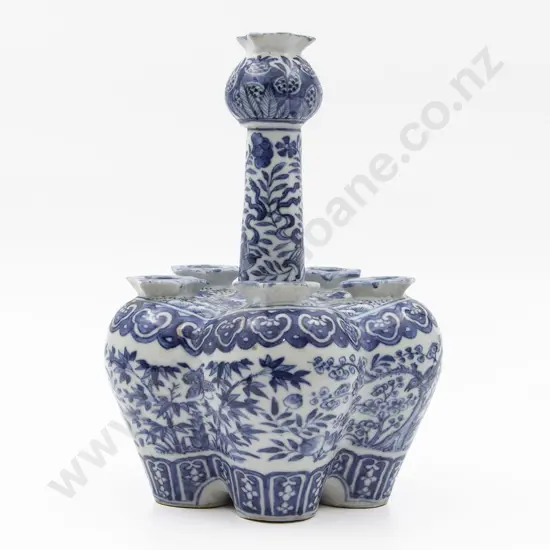 C19th Chinese Export Ware Blue & White Tulip Vase