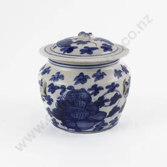 Small C19th Chinese Blue & White Lidded Pot
