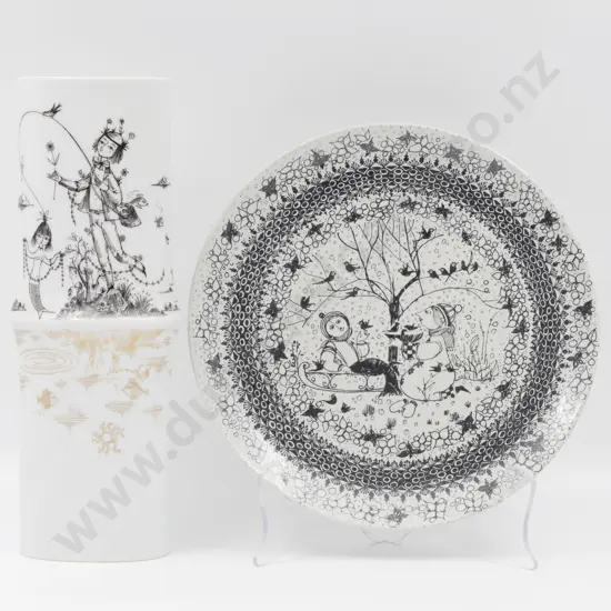 Wimblad Plate Together With A Vase