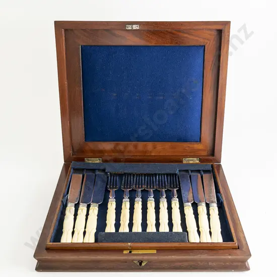 Vict Mahogany Cased Set Of Twelve S/Plate Dessert Knives & Forks