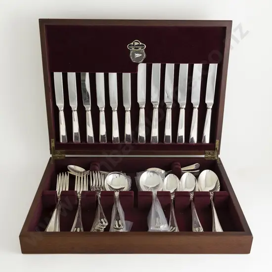 Modern Walker & Hall S/Plate Canteen Of Cutlery