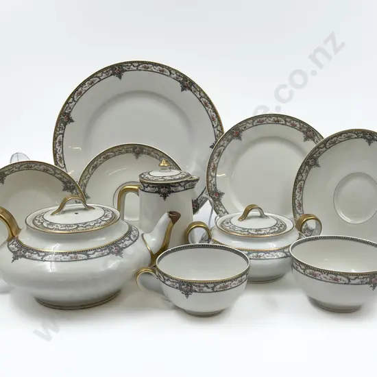 Limoges Part Dinner Service (55 pieces)