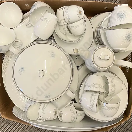 Noritake Part Dinner Set