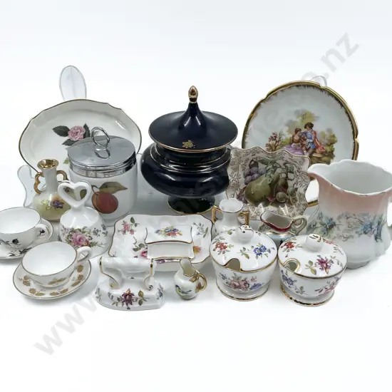 Quantity of Assorted Fancy China Incl. RCD