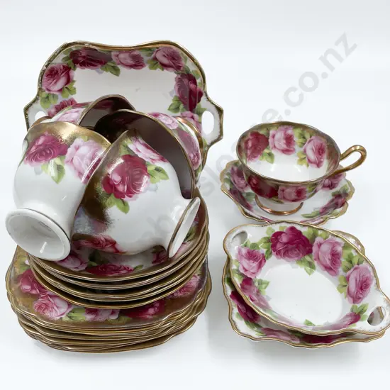 Quantity of Assorted Royal Albert Floral China