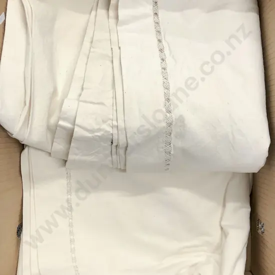 Box Incl. Vintage Table Covers