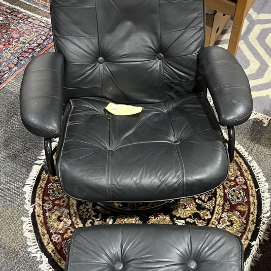 Modern Vinyl Buttoned Swivel Chair with Footstool