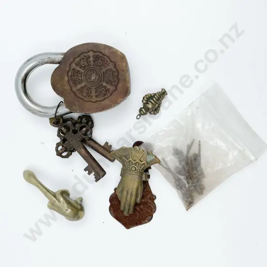 Quantity of Assorted Vintage Metalware