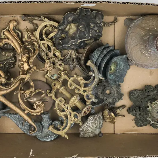 Quantity of Assorted Vintage Metalware