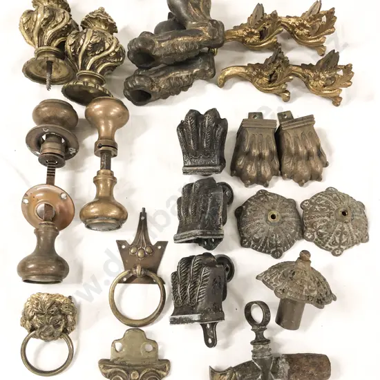 Quantity of Assorted Vintage Brass Metalware