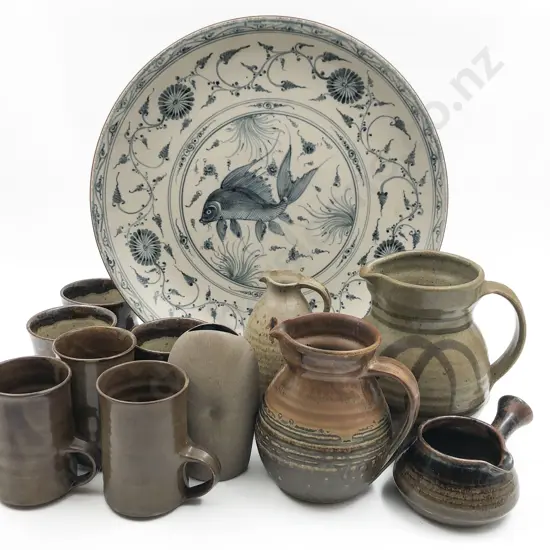 Box of Assorted Pottery