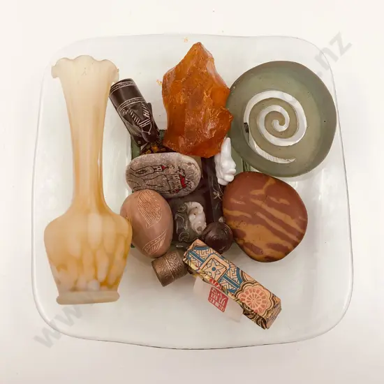 Quantity of Assorted Ornaments and Hardstone Etc. Incl. Kauri Gum