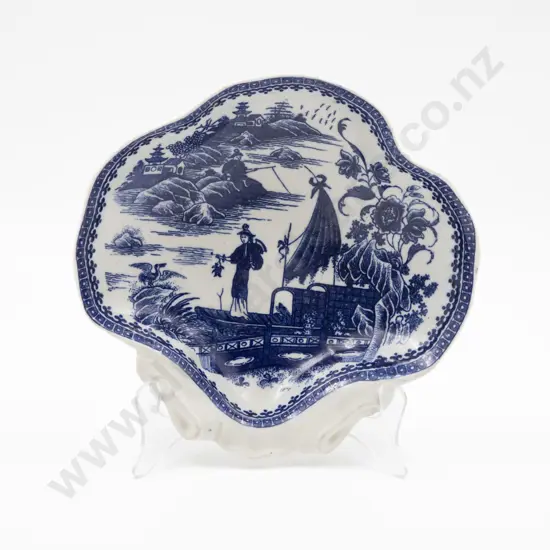 Late C18th Caughley B&W Scallop Shaped Serving Dish