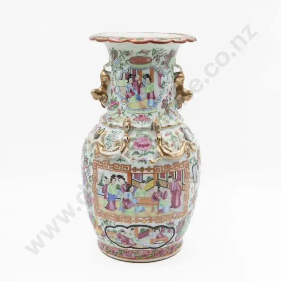 Mid/Late C19th Cantonese Exportware Mantel Vase