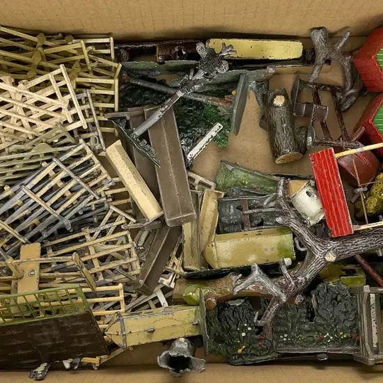 Mainly Britains Fencing Hedge Rows and Farm Yard Accessories