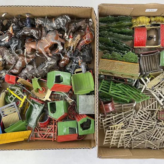 Mainly Britains Fencing Hedge Rows and Farm Yard Accessories