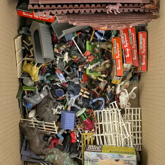 Collection Britains and Other Manufacture Plastic Soldiers and Figures
