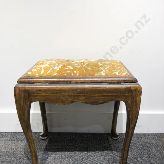 Piano Stool With Compartment