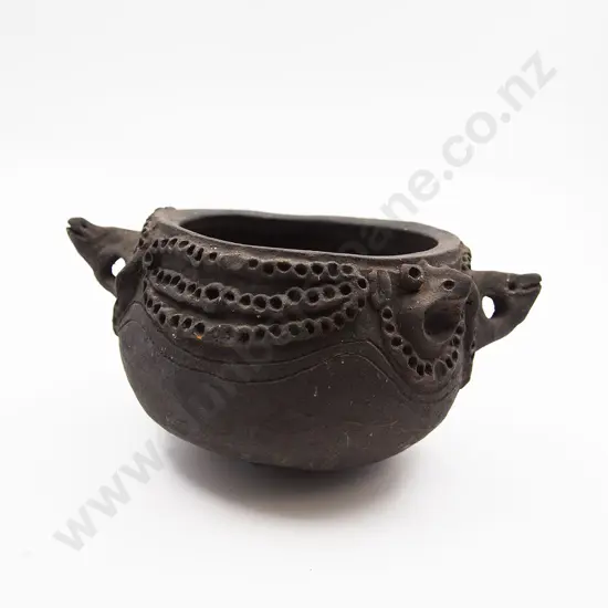 A Papua New Guinea Kombio (Feast Bowl)