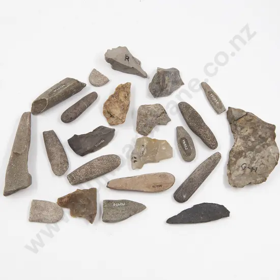 An Assortment Of 19 Sandstone And Chert Flakes