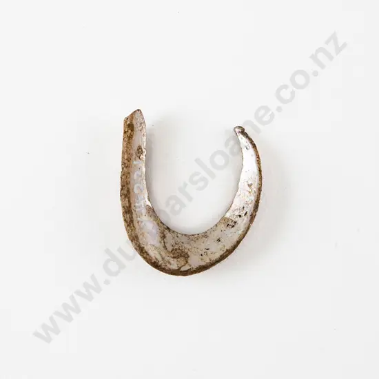 Small Shell Hei Matau (Fishhook)