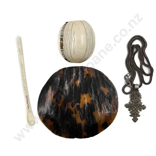 An African Archers Ivory Thumb Ring