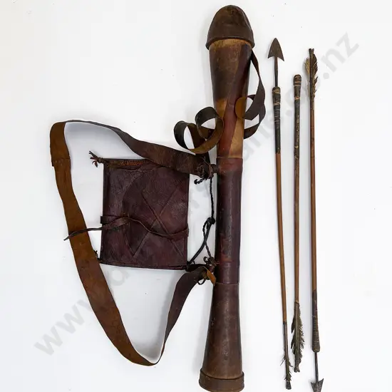 Quiver With Five Arrows and Pouch