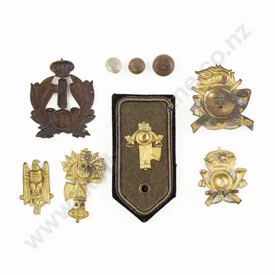 WWII Italian Epaulette with badge and five various badges and buttons