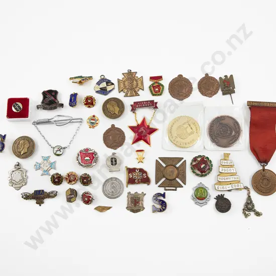 Collection World Enamelled Buttons and Badges