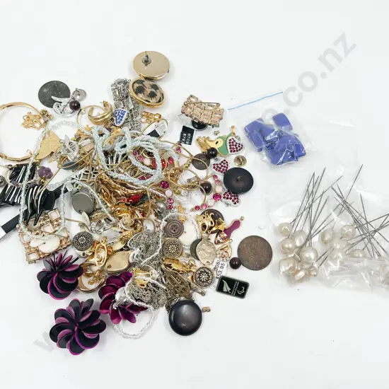 Quantity of Assorted Costume Jewellery