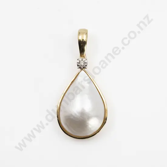 9ct Single Pear Shape Mabe Pearl Pendant