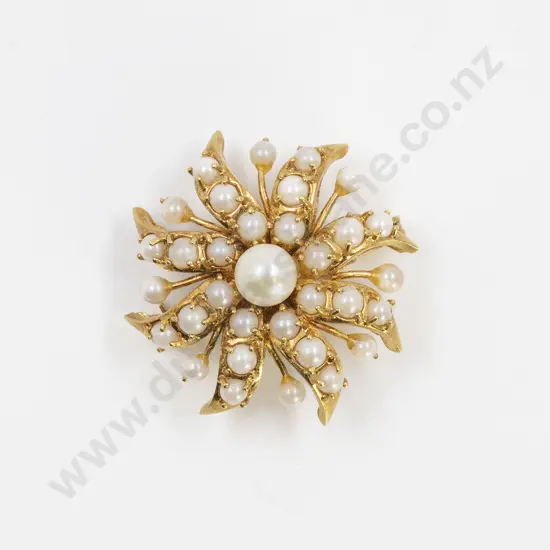 18ct Star Burst Cultured Pearl Brooch