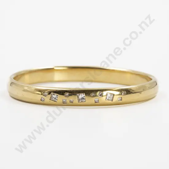 18ct Heavy Yellow Gold & 13stone Diamond Bangle